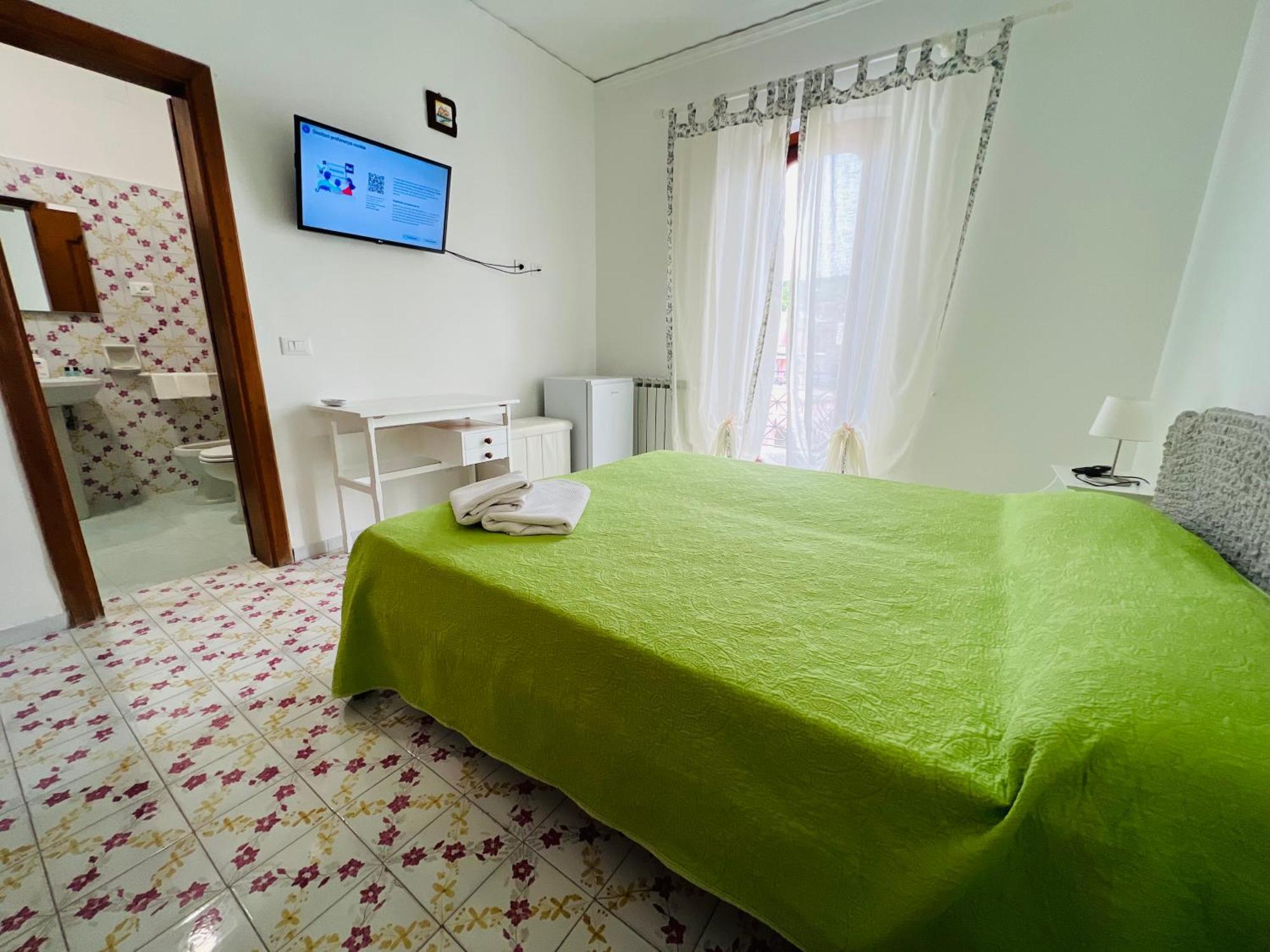 Villa Thomas Bb Conduzione Familiare Forio  Room photo